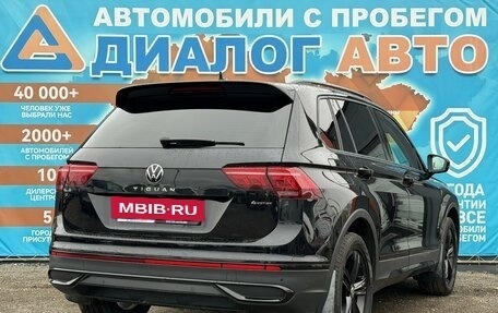 Volkswagen Tiguan II, 2021 год, 2 999 000 рублей, 3 фотография