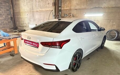 Hyundai Solaris II рестайлинг, 2017 год, 920 000 рублей, 3 фотография