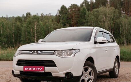 Mitsubishi Outlander III рестайлинг 3, 2013 год, 1 130 000 рублей, 1 фотография