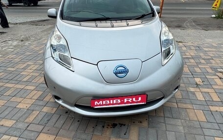 Nissan Leaf I, 2011 год, 680 000 рублей, 2 фотография