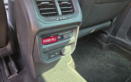 Volkswagen Tiguan II, 2019 год, 3 050 000 рублей, 4 фотография