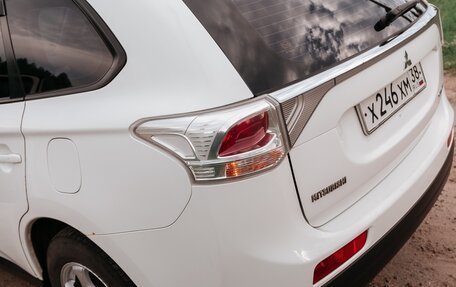 Mitsubishi Outlander III рестайлинг 3, 2013 год, 1 130 000 рублей, 18 фотография
