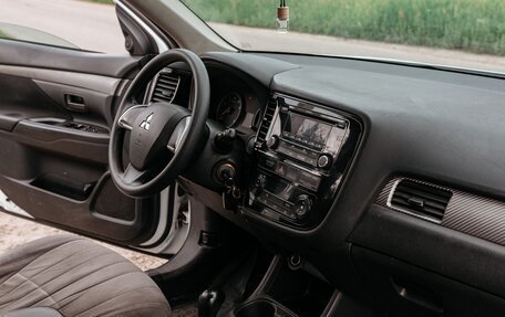 Mitsubishi Outlander III рестайлинг 3, 2013 год, 1 130 000 рублей, 17 фотография