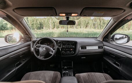 Mitsubishi Outlander III рестайлинг 3, 2013 год, 1 130 000 рублей, 32 фотография
