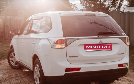 Mitsubishi Outlander III рестайлинг 3, 2013 год, 1 130 000 рублей, 37 фотография