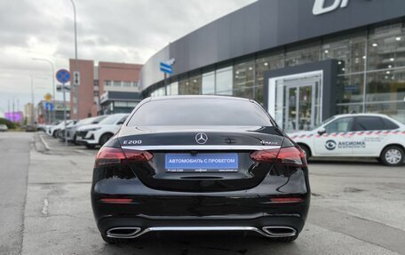 Mercedes-Benz E-Класс, 2021 год, 3 385 000 рублей, 5 фотография