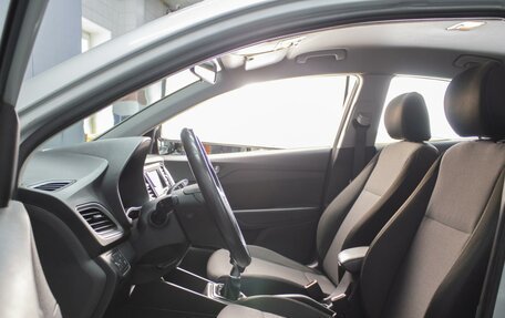 Hyundai Solaris II рестайлинг, 2017 год, 1 166 000 рублей, 8 фотография