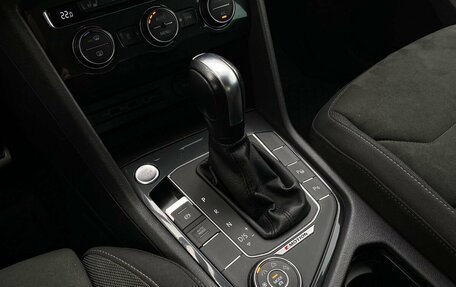 Volkswagen Tiguan II, 2020 год, 3 029 000 рублей, 18 фотография