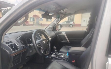Toyota Land Cruiser Prado 150 рестайлинг 2, 2021 год, 7 880 000 рублей, 4 фотография