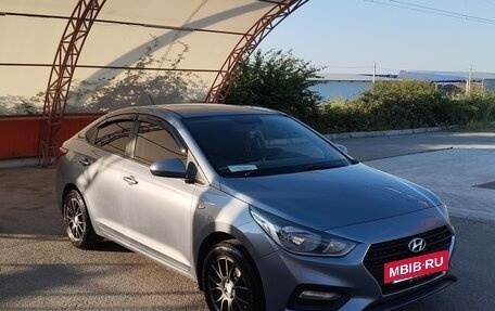 Hyundai Solaris II рестайлинг, 2017 год, 1 050 000 рублей, 2 фотография