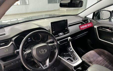 Toyota RAV4, 2020 год, 3 025 000 рублей, 13 фотография