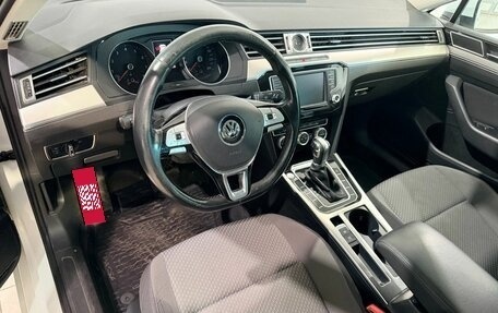 Volkswagen Passat B8 рестайлинг, 2017 год, 1 490 000 рублей, 11 фотография