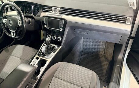Volkswagen Passat B8 рестайлинг, 2017 год, 1 490 000 рублей, 14 фотография