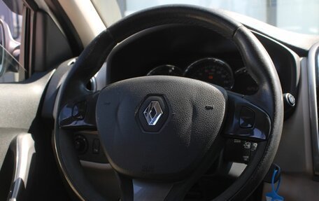 Renault Logan II, 2016 год, 750 000 рублей, 17 фотография