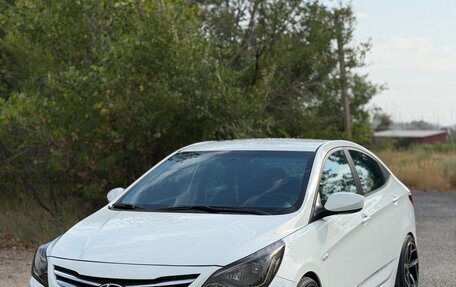 Hyundai Solaris II рестайлинг, 2014 год, 1 090 000 рублей, 3 фотография