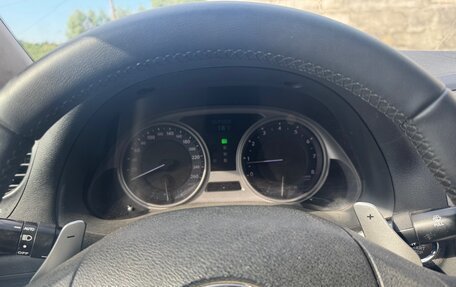 Lexus IS II рестайлинг 2, 2006 год, 800 000 рублей, 8 фотография
