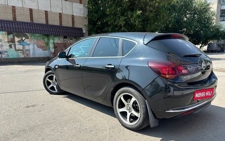 Opel Astra J, 2013 год, 700 000 рублей, 4 фотография