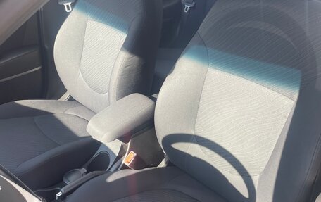 Hyundai Solaris II рестайлинг, 2014 год, 1 165 000 рублей, 18 фотография