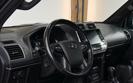 Toyota Land Cruiser Prado 150 рестайлинг 2, 2021 год, 6 990 000 рублей, 7 фотография