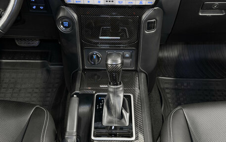 Toyota Land Cruiser Prado 150 рестайлинг 2, 2021 год, 6 990 000 рублей, 13 фотография