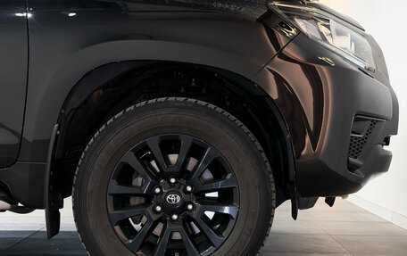 Toyota Land Cruiser Prado 150 рестайлинг 2, 2021 год, 6 990 000 рублей, 26 фотография