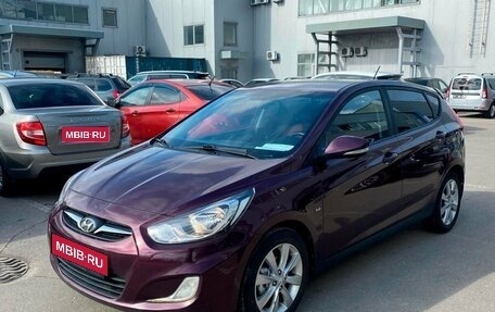 Hyundai Solaris II рестайлинг, 2011 год, 705 000 рублей, 1 фотография