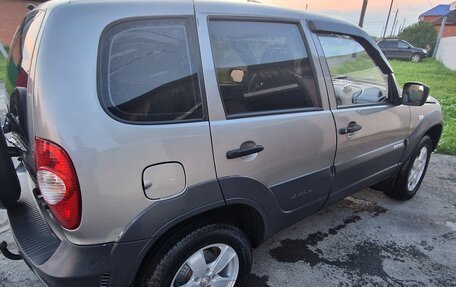 Chevrolet Niva I рестайлинг, 2013 год, 530 000 рублей, 3 фотография