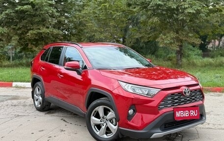 Toyota RAV4, 2021 год, 3 499 000 рублей, 1 фотография