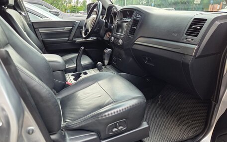 Mitsubishi Pajero IV, 2011 год, 2 080 000 рублей, 21 фотография