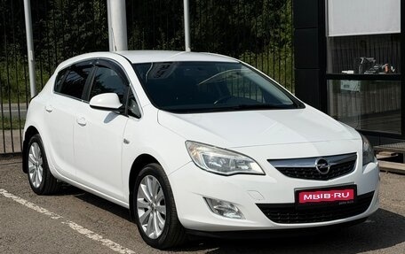 Opel Astra J, 2011 год, 749 000 рублей, 1 фотография