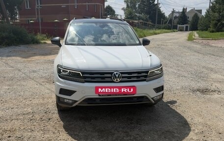 Volkswagen Tiguan II, 2019 год, 2 900 000 рублей, 3 фотография
