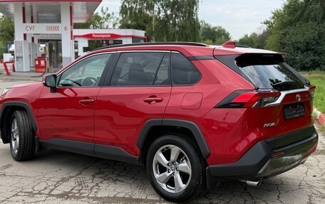 Toyota RAV4, 2021 год, 3 499 000 рублей, 8 фотография
