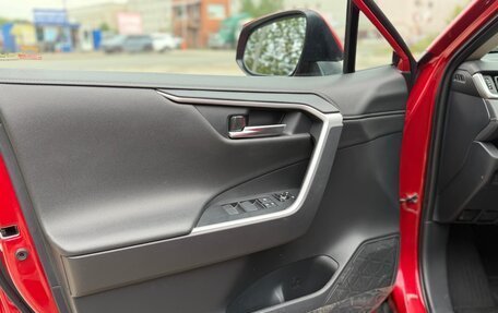 Toyota RAV4, 2021 год, 3 499 000 рублей, 13 фотография