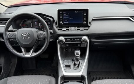 Toyota RAV4, 2021 год, 3 499 000 рублей, 17 фотография