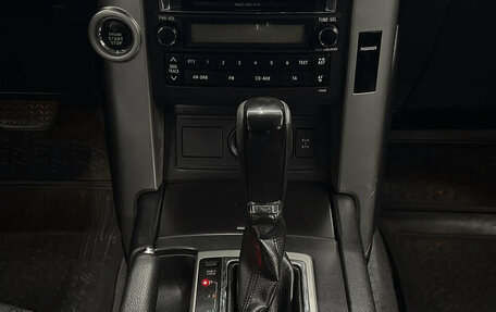 Toyota Land Cruiser Prado 150 рестайлинг 2, 2011 год, 2 685 000 рублей, 10 фотография