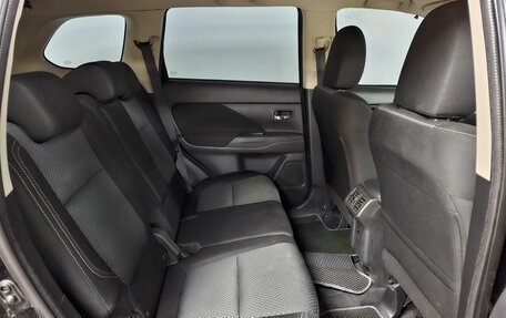 Mitsubishi Outlander III рестайлинг 3, 2019 год, 2 275 000 рублей, 11 фотография