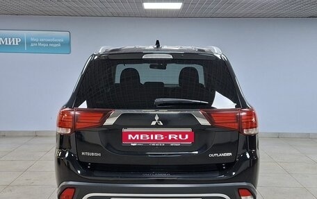 Mitsubishi Outlander III рестайлинг 3, 2019 год, 2 275 000 рублей, 6 фотография
