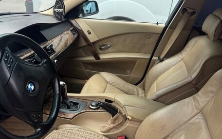 BMW 5 серия, 2006 год, 900 000 рублей, 1 фотография