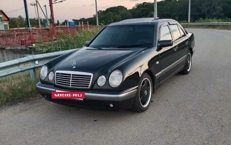 Mercedes-Benz E-Класс, 1997 год, 1 000 000 рублей, 2 фотография