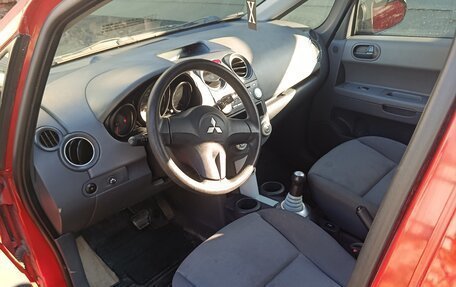 Mitsubishi Colt VI рестайлинг, 2007 год, 300 000 рублей, 2 фотография