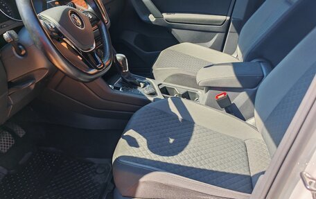 Volkswagen Tiguan II, 2018 год, 2 100 000 рублей, 8 фотография