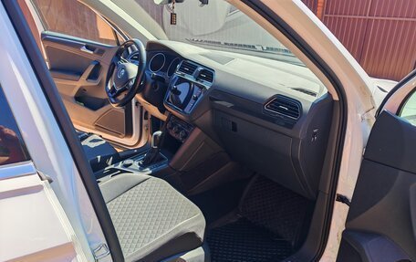 Volkswagen Tiguan II, 2018 год, 2 100 000 рублей, 14 фотография