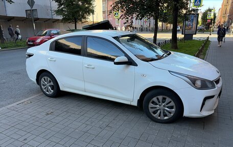 KIA Rio IV, 2018 год, 575 000 рублей, 2 фотография