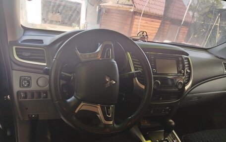 Mitsubishi L200 IV рестайлинг, 2017 год, 2 490 000 рублей, 6 фотография