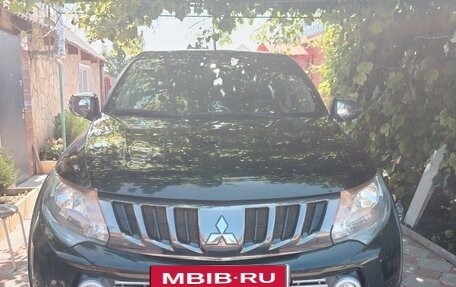 Mitsubishi L200 IV рестайлинг, 2017 год, 2 490 000 рублей, 2 фотография