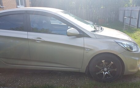 Hyundai Solaris II рестайлинг, 2014 год, 860 000 рублей, 4 фотография