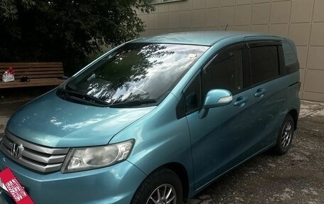 Honda Freed I, 2013 год, 1 050 000 рублей, 3 фотография