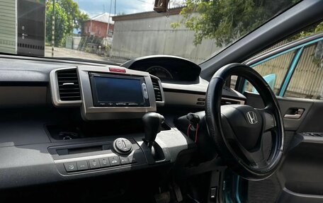 Honda Freed I, 2013 год, 1 050 000 рублей, 25 фотография