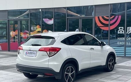 Honda Vezel, 2022 год, 1 420 000 рублей, 14 фотография