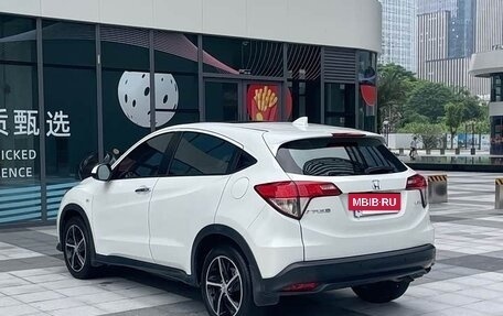 Honda Vezel, 2022 год, 1 420 000 рублей, 15 фотография